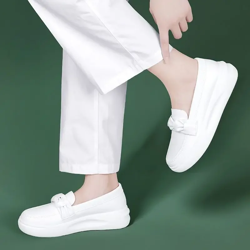 Women's Thick Sole Nurse Shoes New Style White Anti Slip Breathable Slip On Comfort for Long Standing Single Shoes​