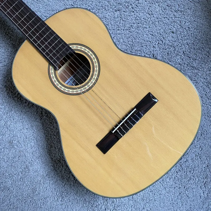 L33339 Inch CARAYA Classical Guitar, Spruce Top, 19 Frets, Entry Level Beginner Practice Nylon String Guitar Factory Stock