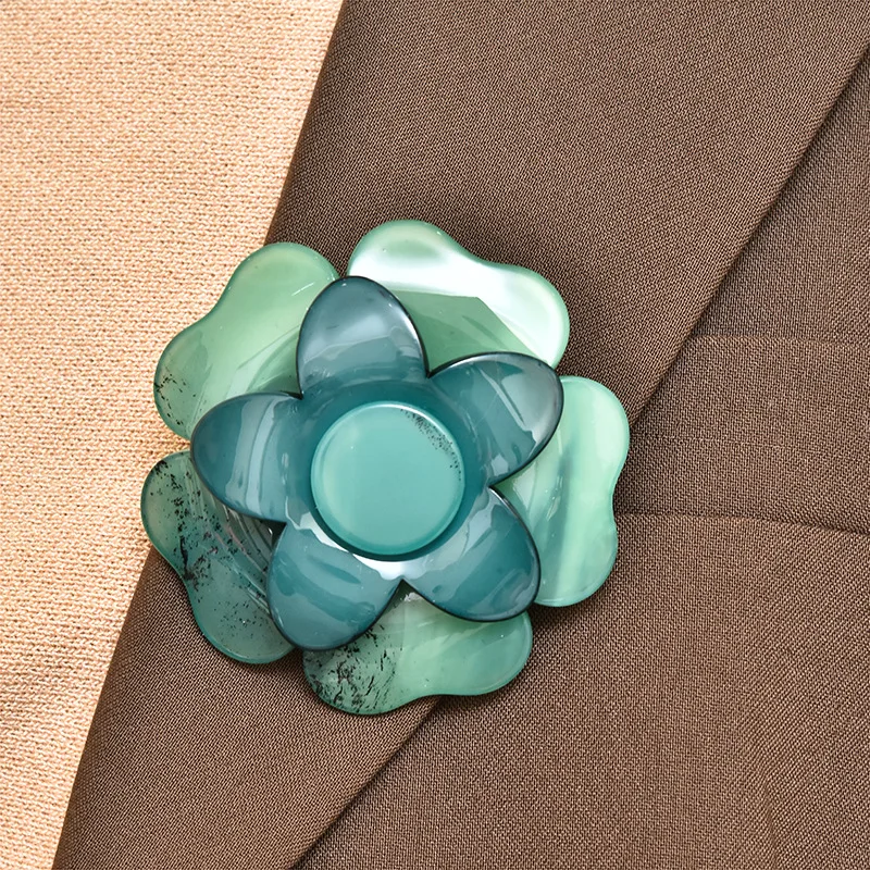 

Chinese Style Acrylic Flower Brooch Exqusite High-end Atmospheric Corsage Accessories Versatile Colorful Pins Brooches Buckles