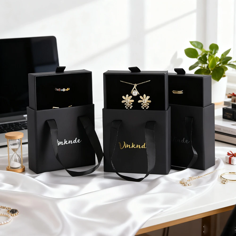 

Новая шкатулка для драгоценностей с логотипом, картонный ящик, подарочные коробки для ювелирных изделий, оптовая упаковка, маленькая коробка с ручкой для колец, сережек