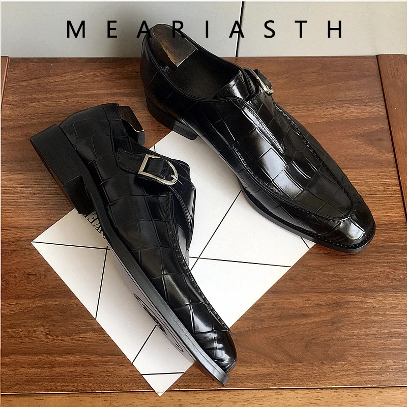 2024 Retro Men Formal Shoes Slip on Men Casual Loafers Brand Moccasin Buckle Brogue Business Formal Men Shoes Spring New Style