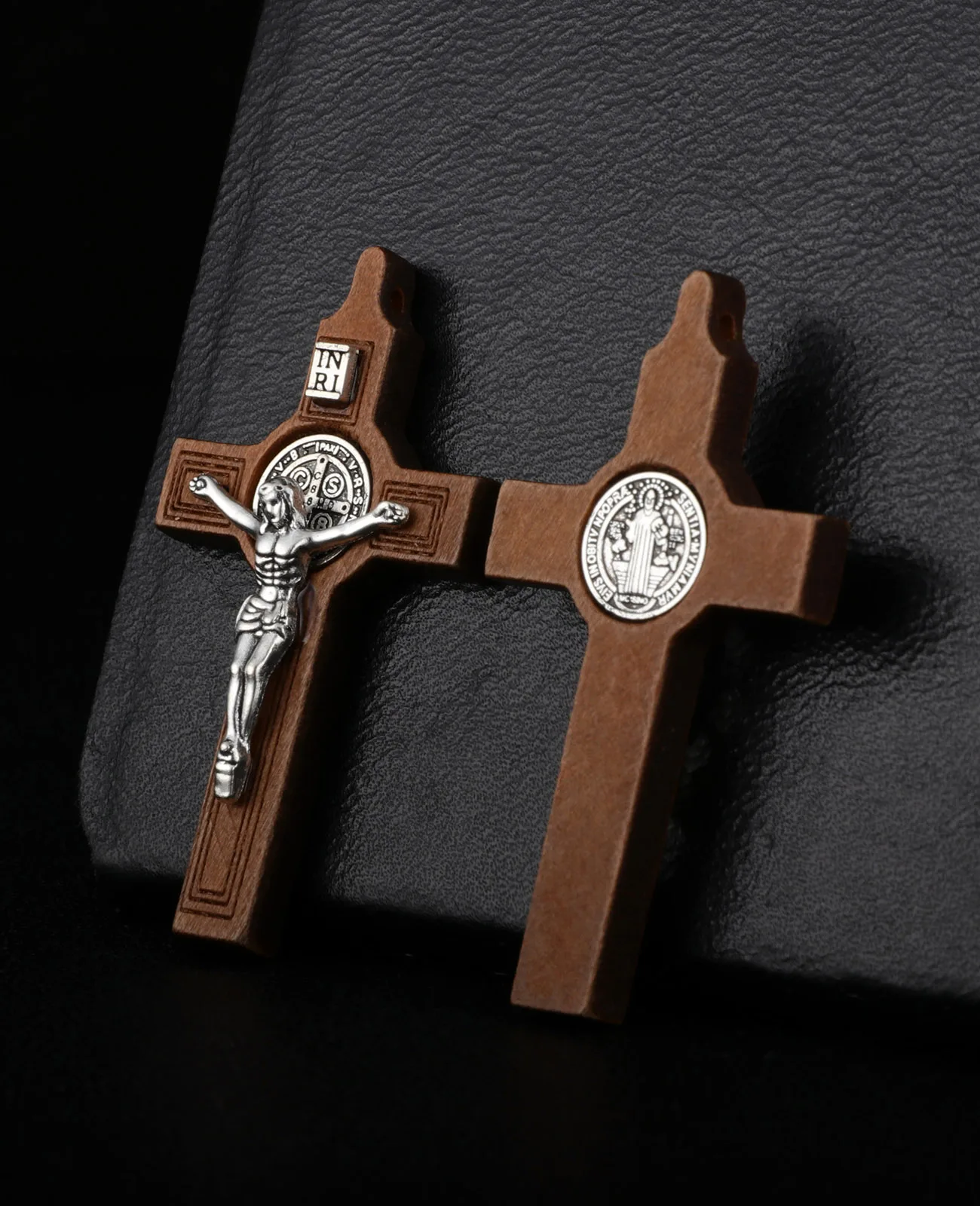 Diyalo 5 Teile/los Holz Exorzismus St.Benedict Kruzifix Kreuz Anhänger für DIY Rosenkranz Halskette Armband Chaplet Schmuck Machen Teile – Detail 3