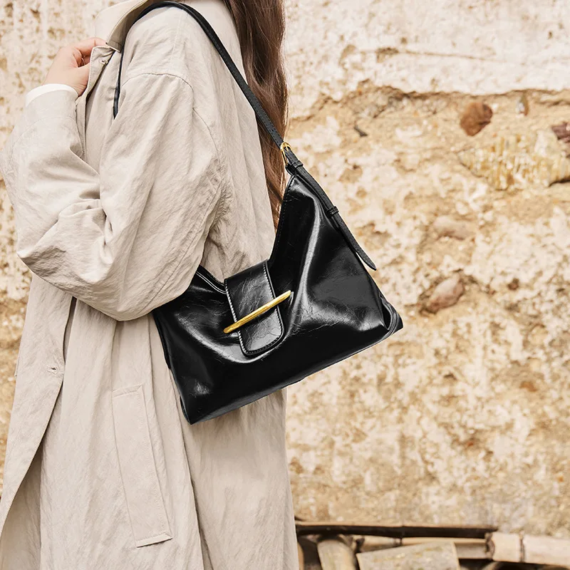 

New Women's Bag Retro Fashion Genuine Leather Shoulder Bag Niche Design Casual Simple Two Layer Cowhide Crossbody Bag