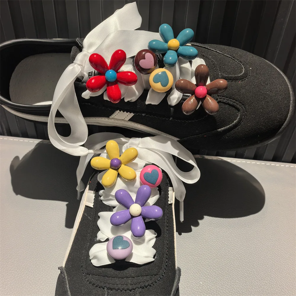 Shoe Charm Buckle Vintage Five Petal Flower Heart Brown Caramel Sneaker Ballet DIY Decoration Lightweight Mixed Material