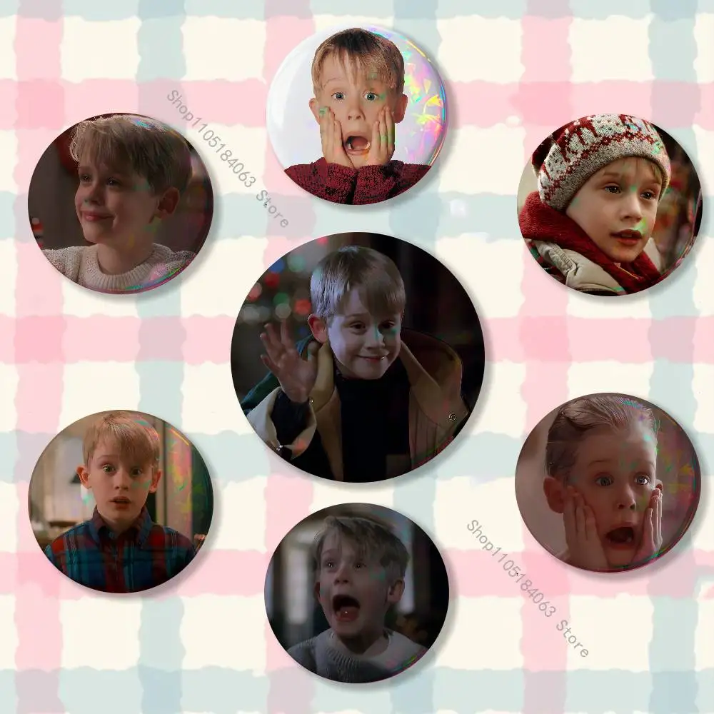 

H-Home A-Alone Reflective Pin Tinplate Round Brooch Cartoon Cosplay Badges for Bag Hat Toys Gifts