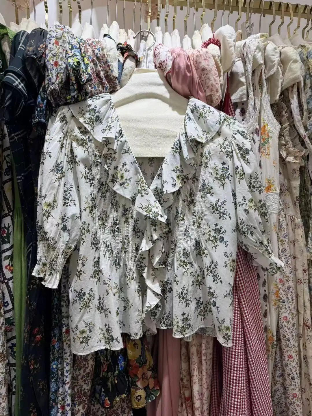 

Женская блузка с цветочным принтом, летняя, с рюшами, V-образным вырезом, пышными рукавами, на пуговицах, повседневная, 100% хлопок