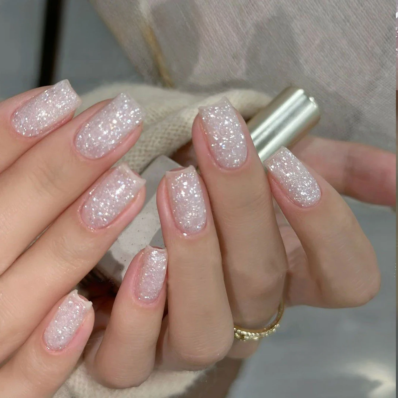 10ML 1-6PCS Snowflakes Gel Nail Polish 2026 New Popular White Nails Super Flash Glitter Nail Polish Cute Nails Nail Supplies