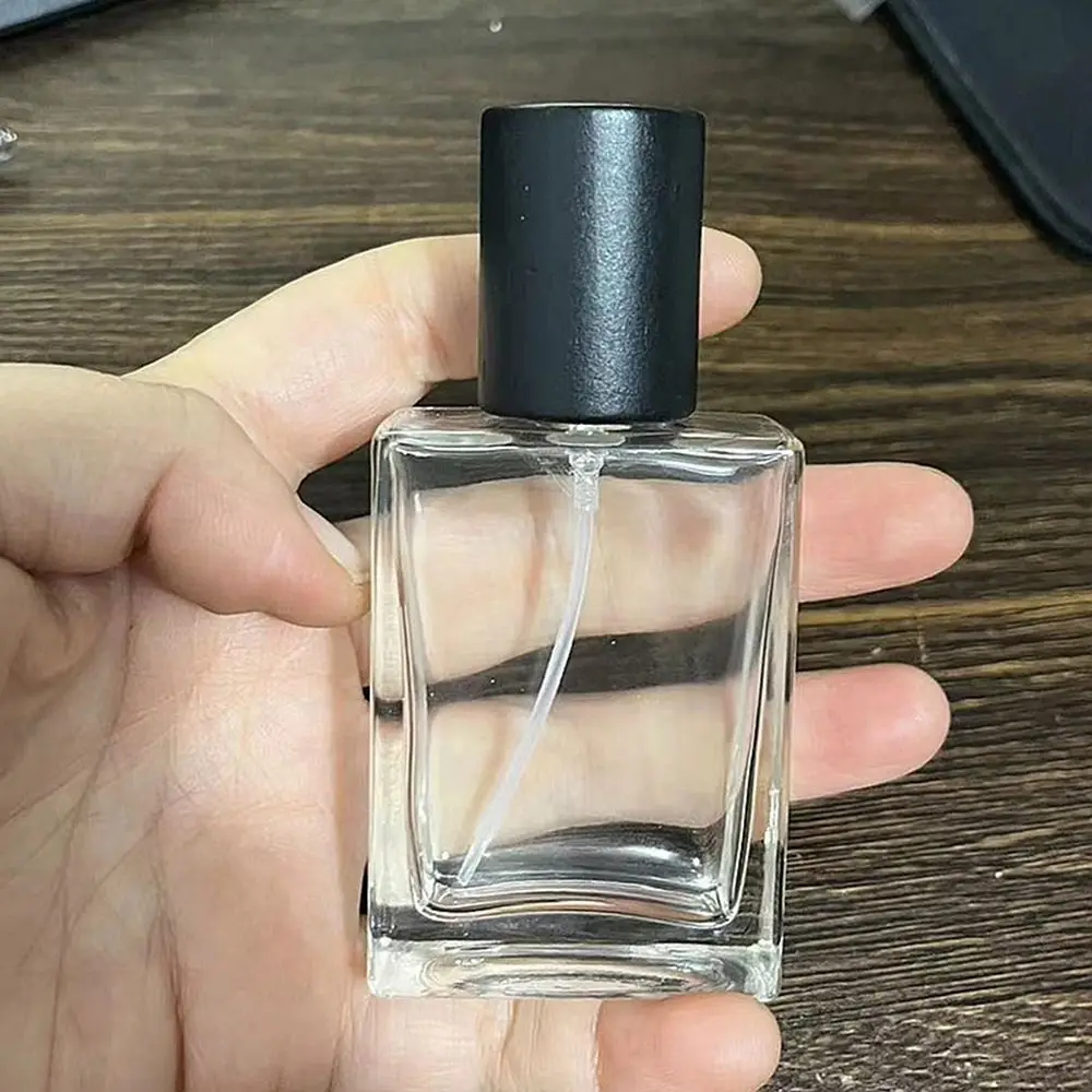 Portable Glass Perfume Bottle Refillable Large Capacity Cosmetic Container with Beech Lid 30/50ml Perfume Atomizer Bottle Woman