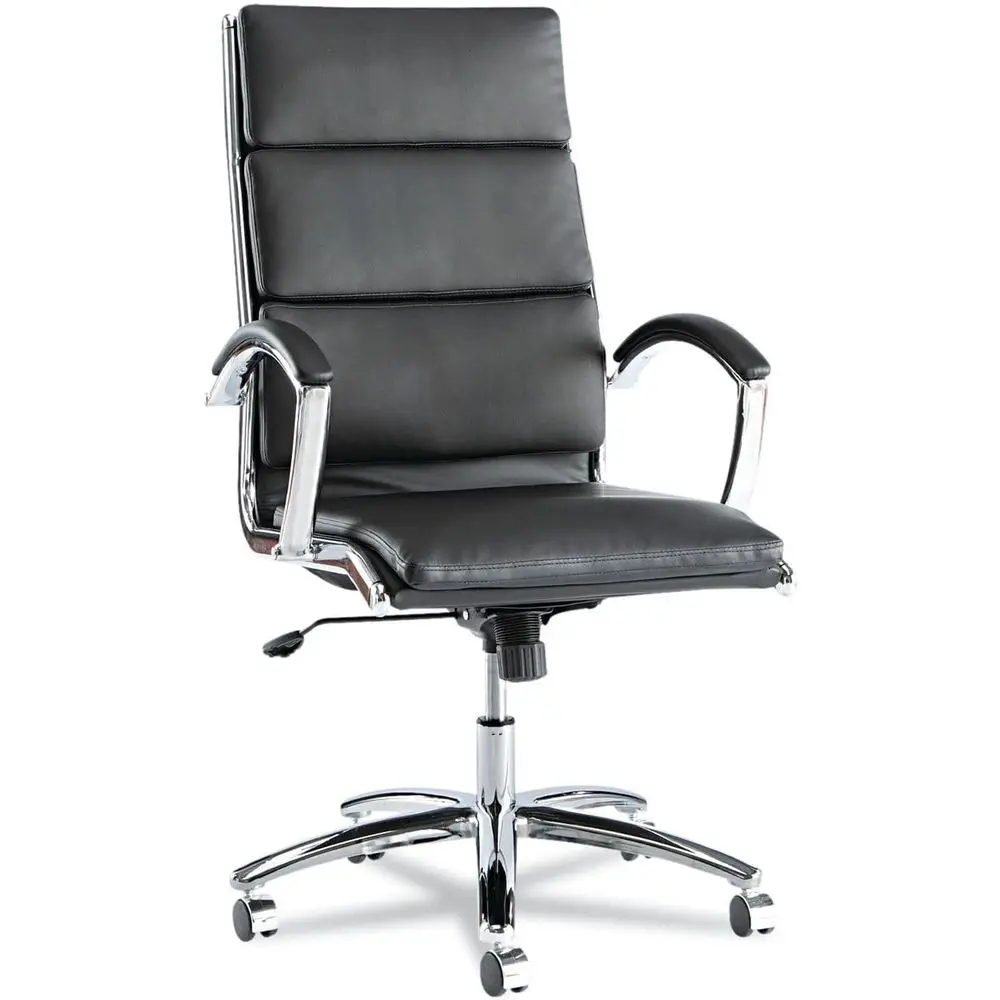 

Вращающееся кресло с высокой спинкой из черной кожи с хромированным основанием