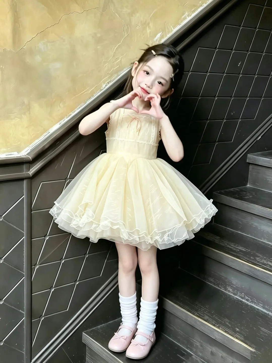 abito-estivo-stile-principessa-per-bambine-vestito-per-feste-di-compleanno-gonna-leggera-e-vaporosa-materiale-morbido-e-traspirante