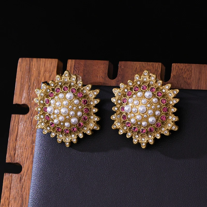Vintage Sunflower Pearl Earrings Women Rhinestone Flower Earrings Elegant Retro Statement Jewelry Gift