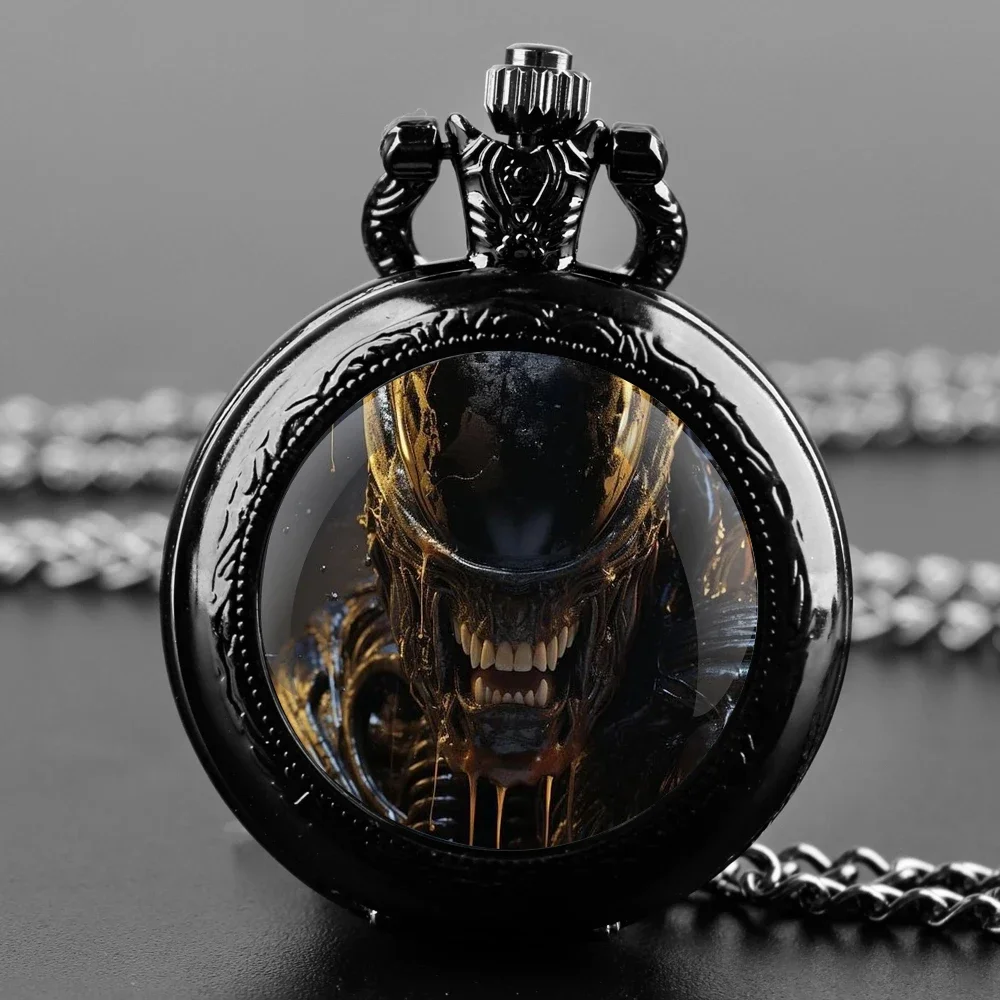 Xenomorfo alienígena ‌   Reloj de bolsillo de cuarzo con cúpula de cristal de diseño con cadena, collar Vintage para hombres y mujeres, reloj colgante, los mejores regalos para niños