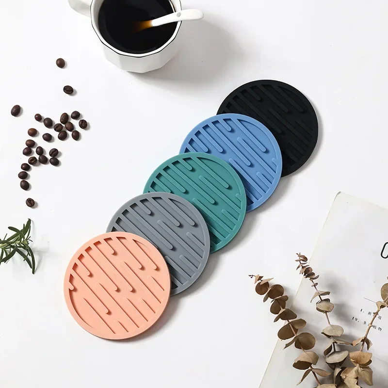 10cm Non-slip Soft Rubber Kitchen Coaster Thick Silicone Coaster Round Heat-resistant Coffee Beverage Hot Water Insulation Mat