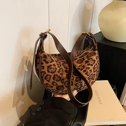 New Simple Leopard Print Zipper Nylon Youth Crossbody Bags 2026 High Quality Large Capacity Casual Commute Shoulder Bags