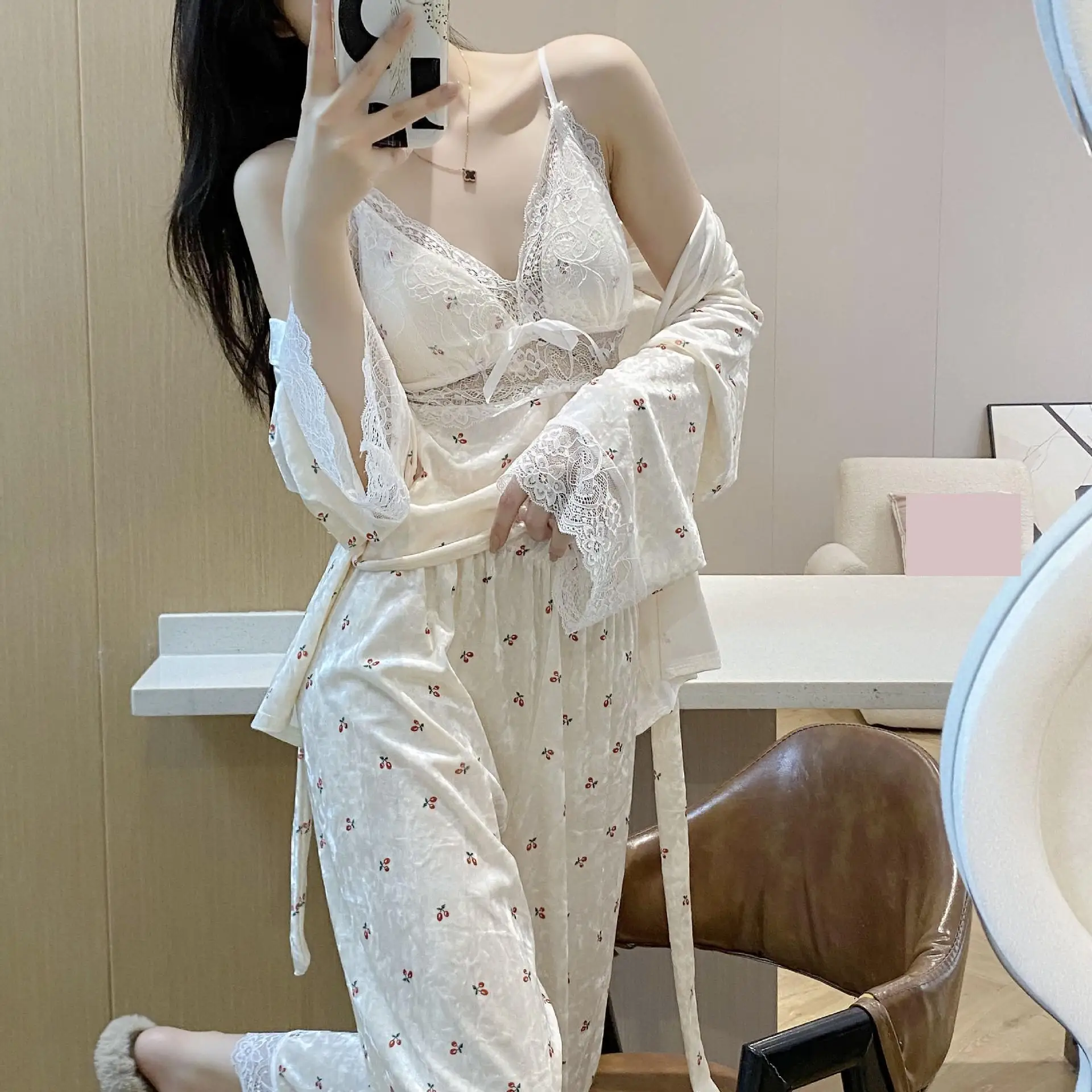 

3PC Women Velour Pajamas Suit Causal Lace Sleepwear Nightwear Homewear Robe&&cami&pants Lingerie Autumn Velvet Pijamas Sleep Set