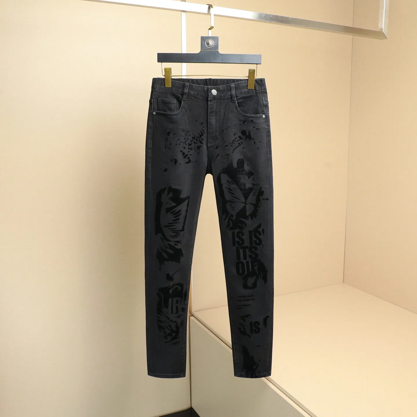 

Высококачественные мужские джинсы Slim Fit: новая коллекция осень-зима, прямой крой, из смесовой ткани (хлопок/полиэстер), эластичные.