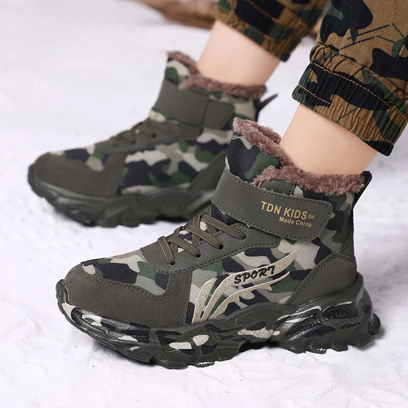 Botas de neve camufladas para crianças e adolescentes, tênis grosso e quente, botas de peles artificiais para crianças, tendência, inverno, 2024