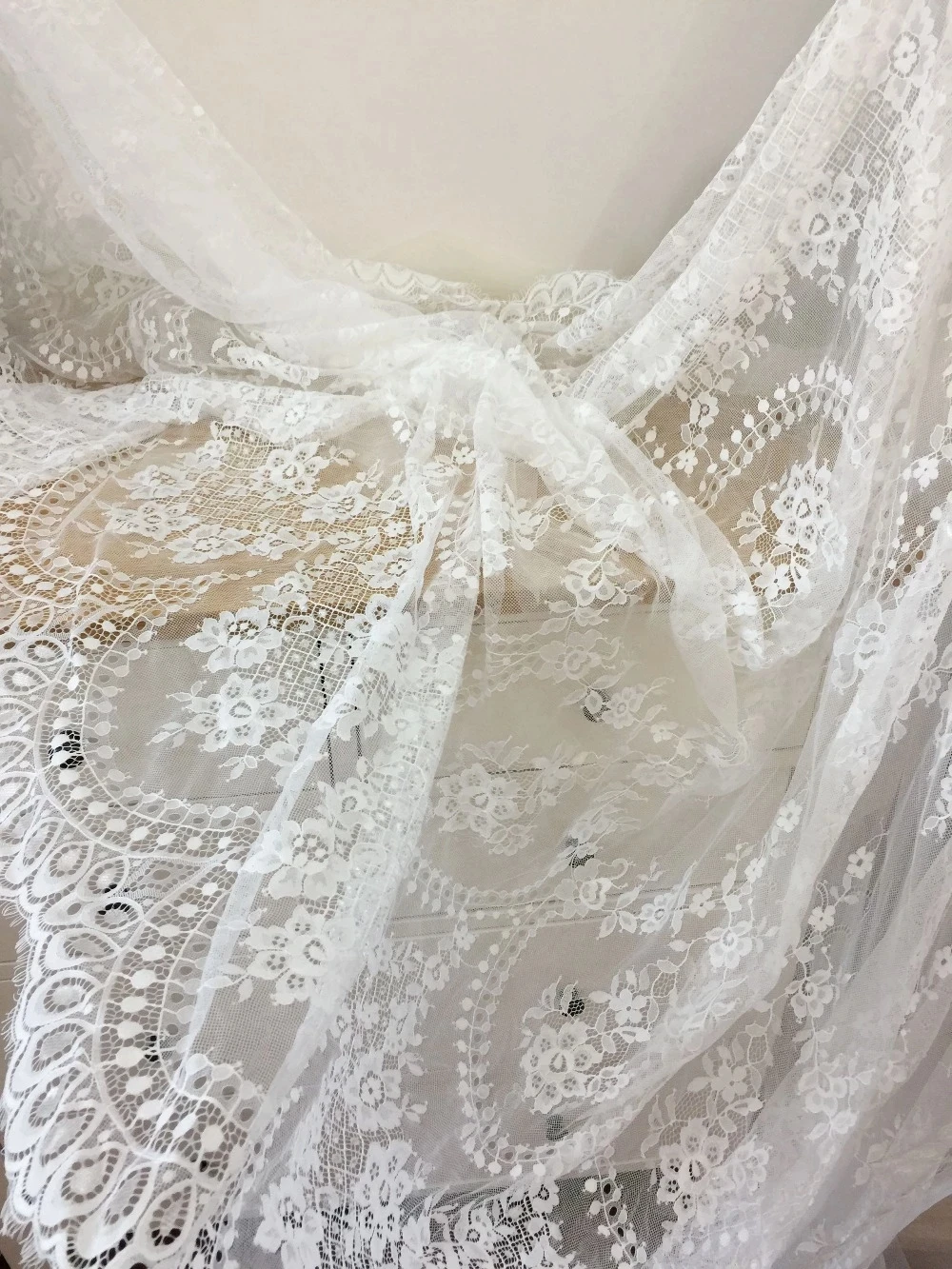 Wholesale Price Women Gowns Lace Black Soft Wedding Dress Lace Fabric Eyelash French Lace 1.5x3 Meters/Piece