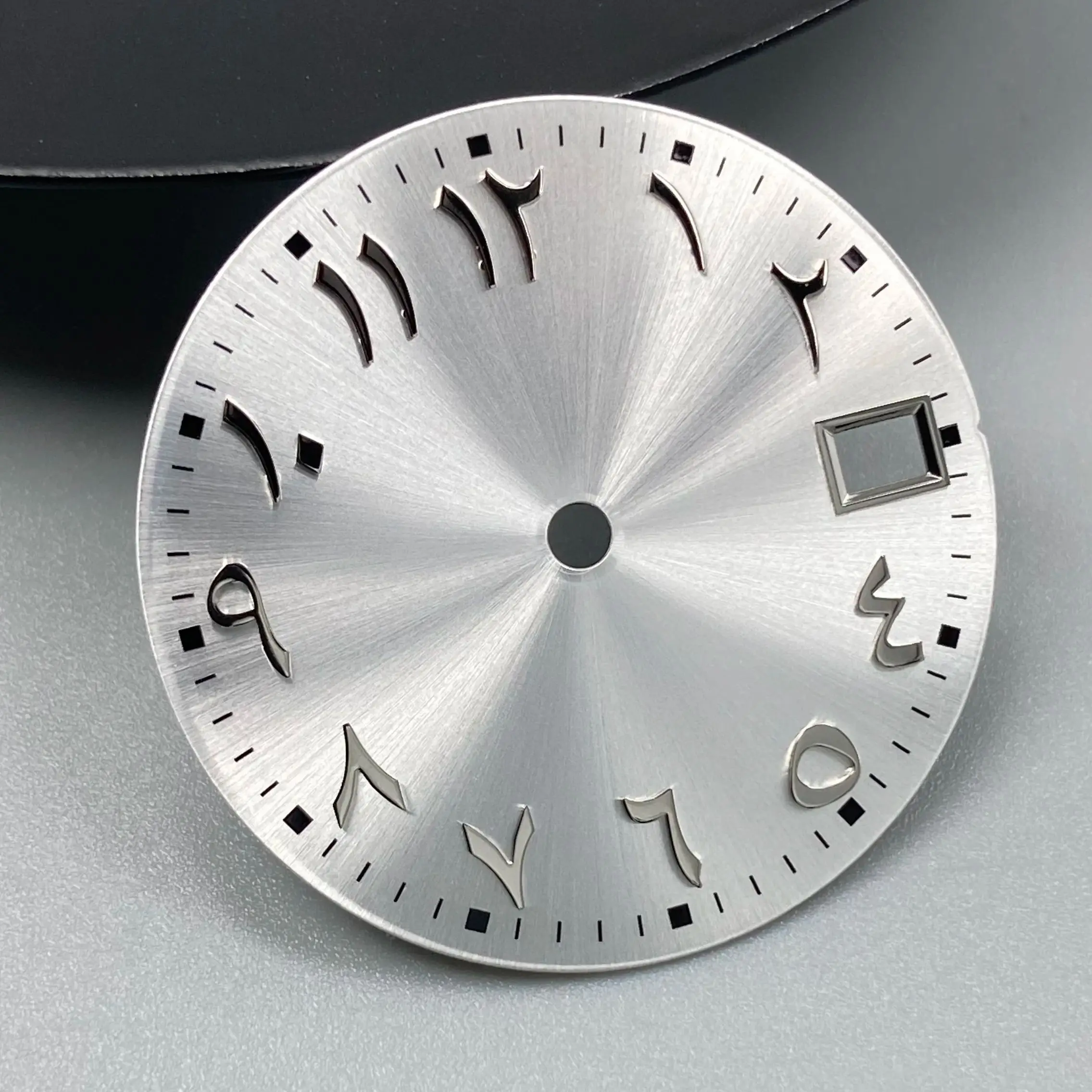 28,5mm Einzel-Datumsanzeige Zifferblatt ohne Logo mit arabischen Ziffern, passend für NH35 NH36 Uhrwerke, Uhrenzubehör, Uhrenreparaturwerkzeug für Seiko Mod Zifferblatt – Detail 4