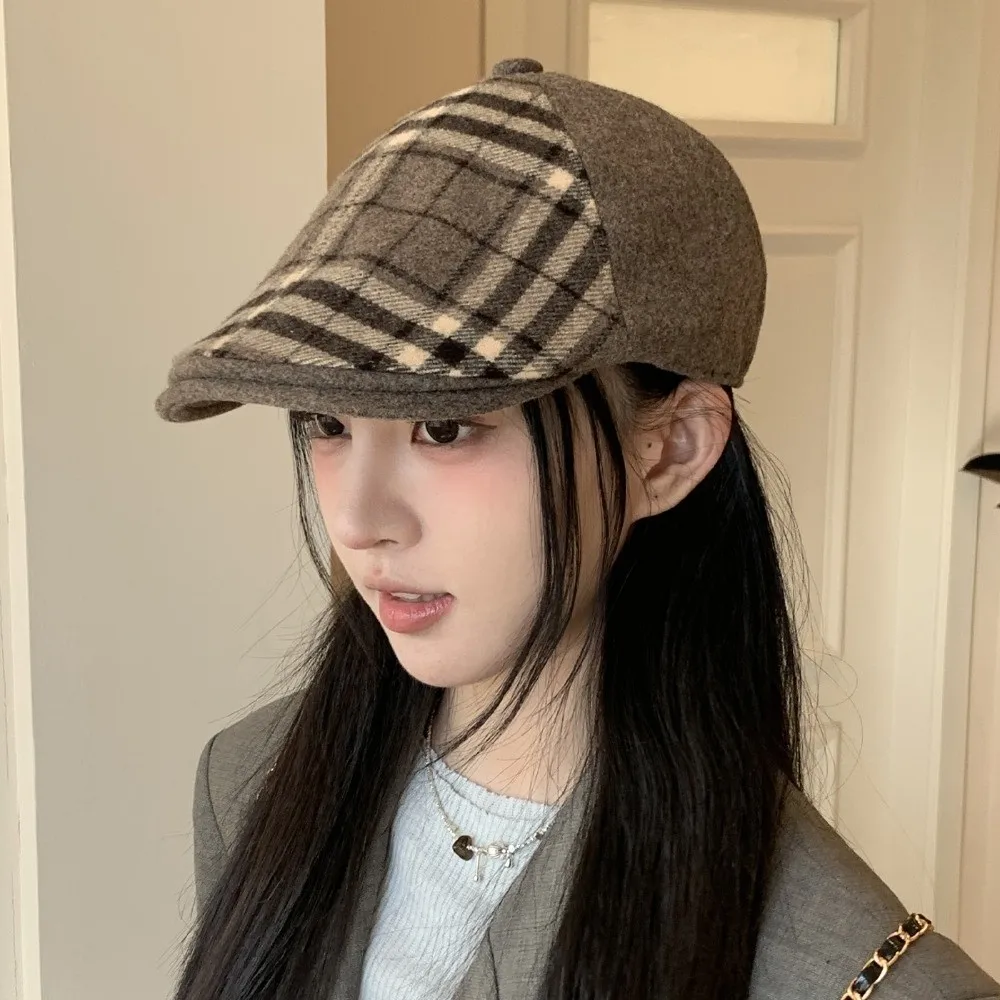 

Vintage Korean Plaid Print Beret Autumn Winter Woolen Plaid Peaked Cap Flat Casual Painter Hat Men and Women