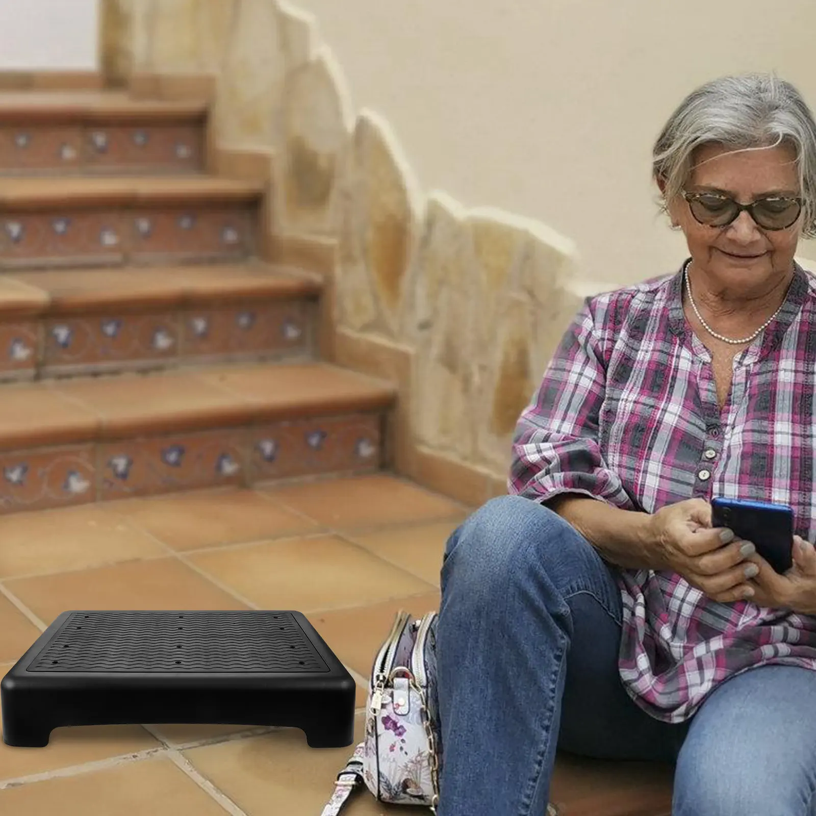 

Step Stool for Elderly Adults Non-Slip Plastic Step Platform Lightweight Stackable Design Indoor Outdoor Bathroom Bedside Desk