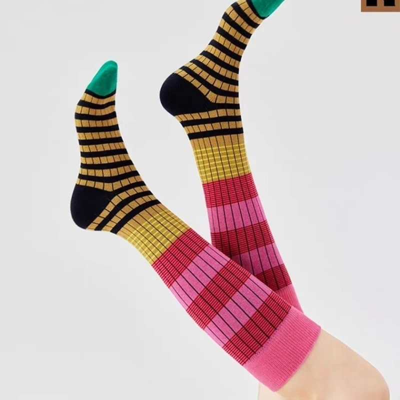

Women's Fashion Gradient Color Striped Retro Cotton Socks High Tube Soft and Comfortable Sports Women's Casual Socks