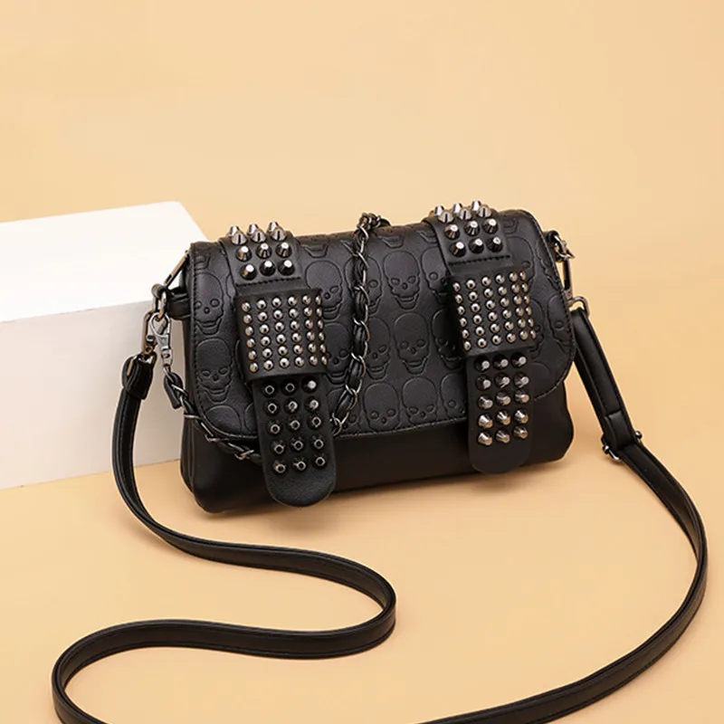 Vintage Brand Rivet Designer Messenger Bag Women Shoulder Crossbdoy Bag Fashion Skull Punk Bag Ladies Flap Handbags