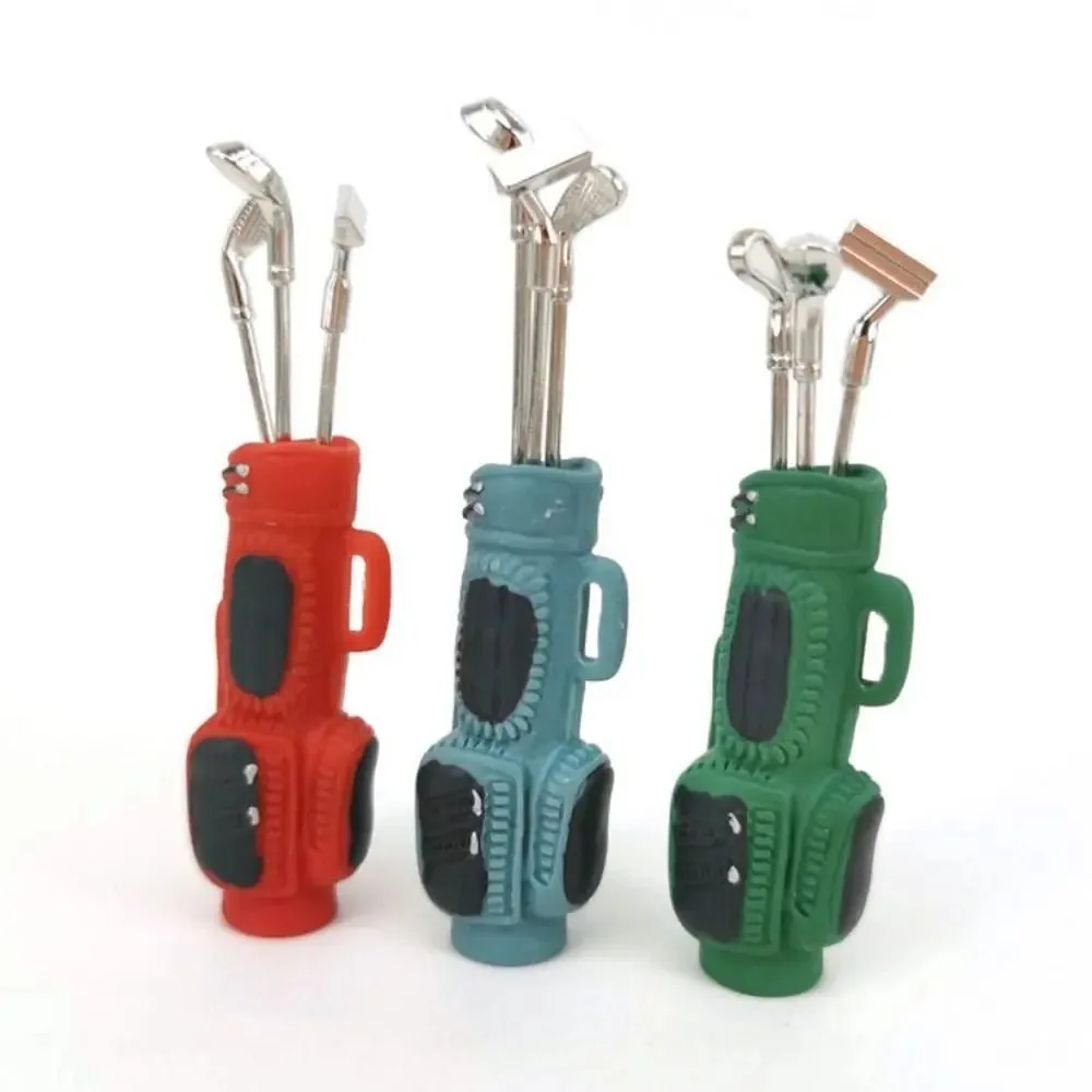 1:12 Maßstab Puppenhaus Golf-Spielzeug mit 3 Schlägern, Miniatur-Golfmodell, Sport-Spielzeug, 3 Farben, Mini-Golfschläger-Spielzeug
