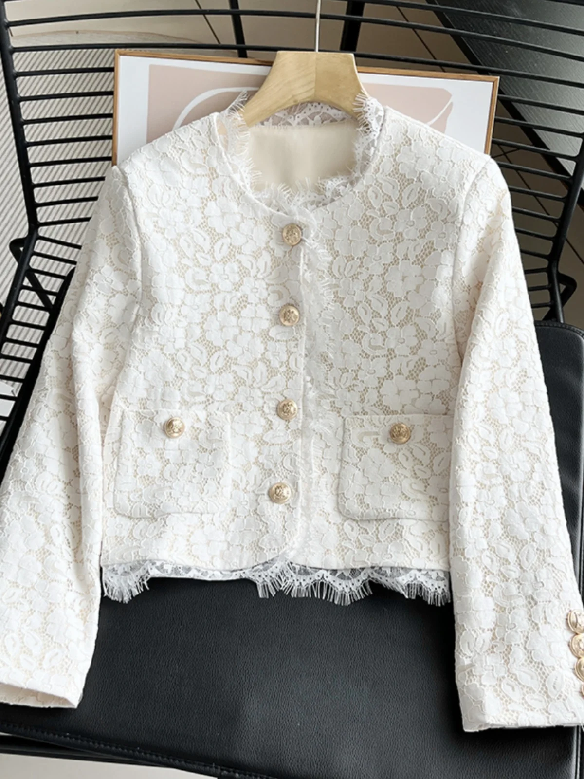 Women's ort Lace Hook-Embroidered Coat round Ne Double ket Autumn Faion Small Fraance Sle Outerwear