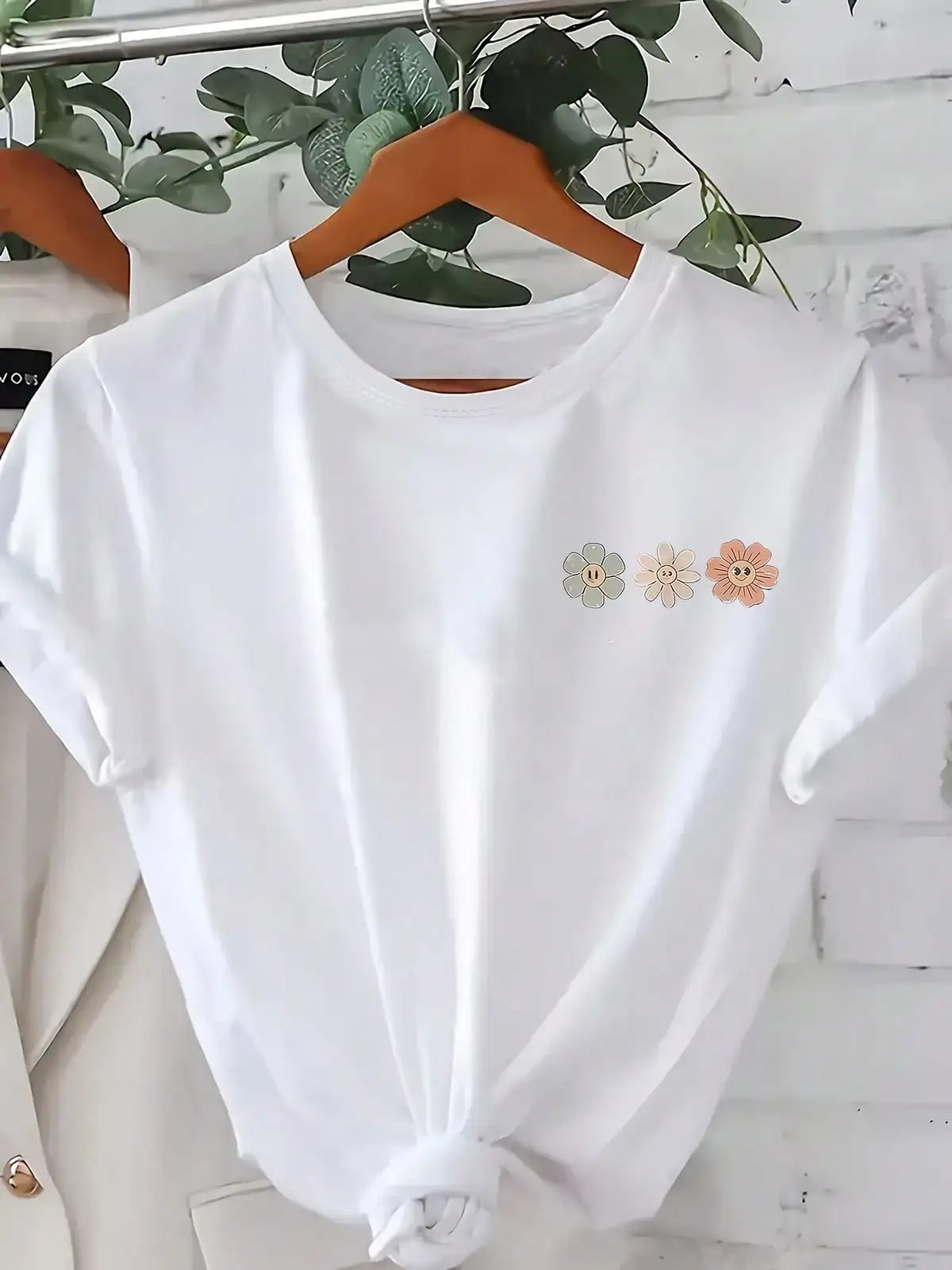 Plus Size - Plus Size - Plus Size Beautiful Cute Floral Print T-Shirt, European And American Casual Round Neck Short Sleeve Top, Elegant Spring Summer Autumn Women'S Clothing, Machine Washable,Breathable And Comfortable Short-Sleeved Round-Neck Top, Suita
