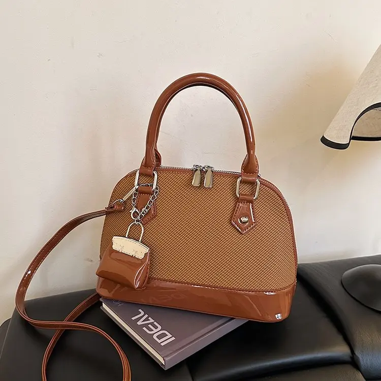 

2025 A/W Women's Vintage Shoulder Crossbody Bag, Retro Genuine Leather Multi-way Tote Purse, Quilted Large Capacity Handbag