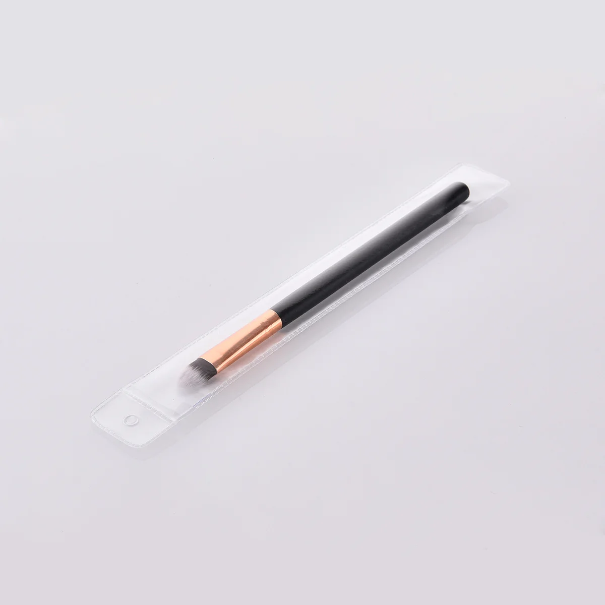 Set di pennelli per trucco per capelli in nylon premium Manico in legno perlato per uso professionale quotidiano Pennello per cosmetici in polvere per fard