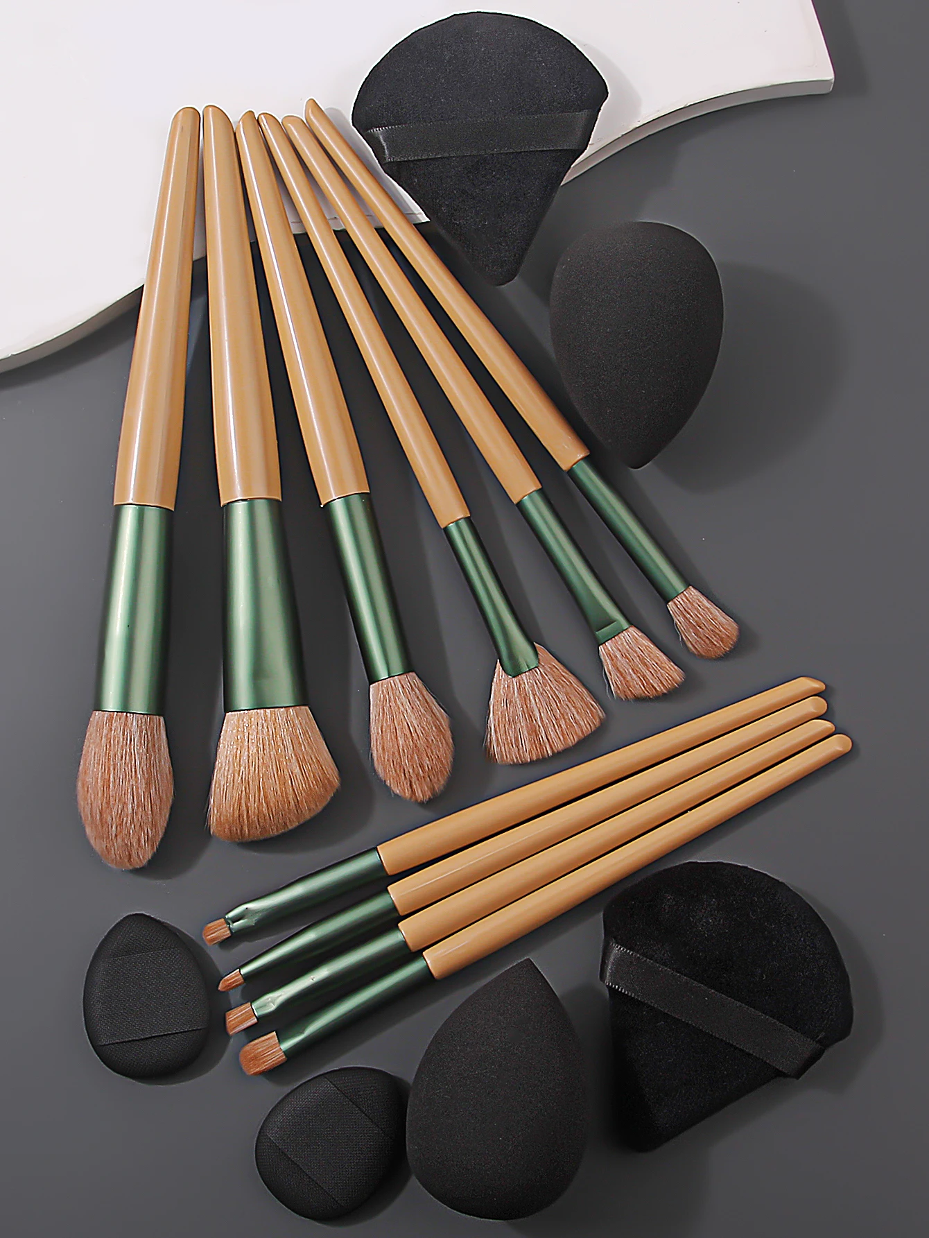 16 قطعة من فرشاة بودرة الوجه متعددة الوظائف، وفرشاة أحمر الخدود ومجموعة فرش المكياج ومجموعة منتفخة مسحوق إسفنجية للمكياج غير لاصقة #3