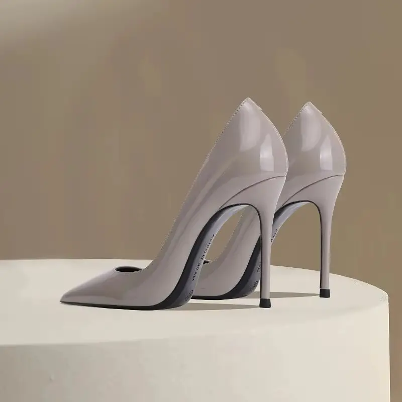 New style side empty pointed patent leather high heels for women, trendy, professional, versatile, and detailed follow-up shoes