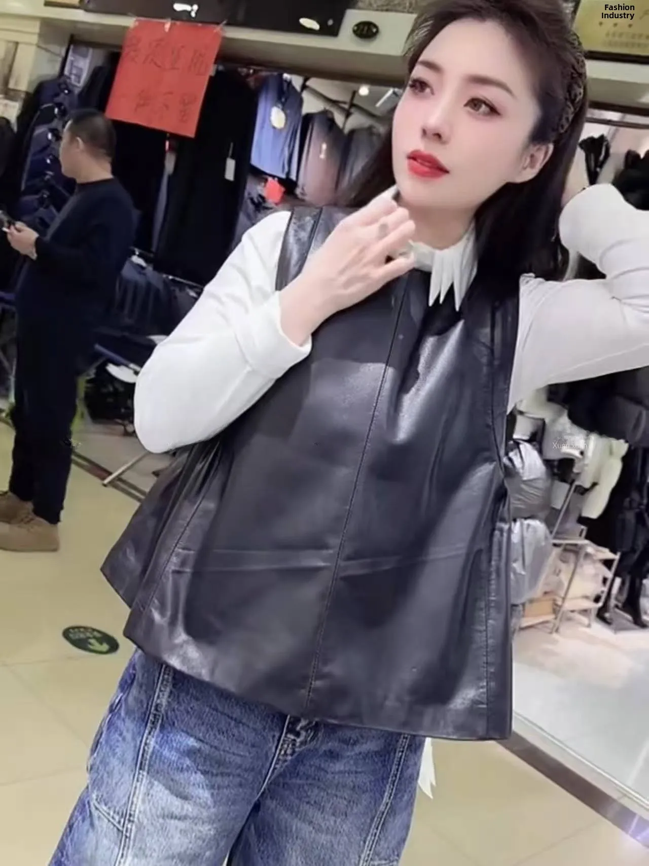 

Новинка 2025: Женский кожаный укороченный топ-майка из овчины, приталенный, универсальный, с короткой молнией, повседневный, модный