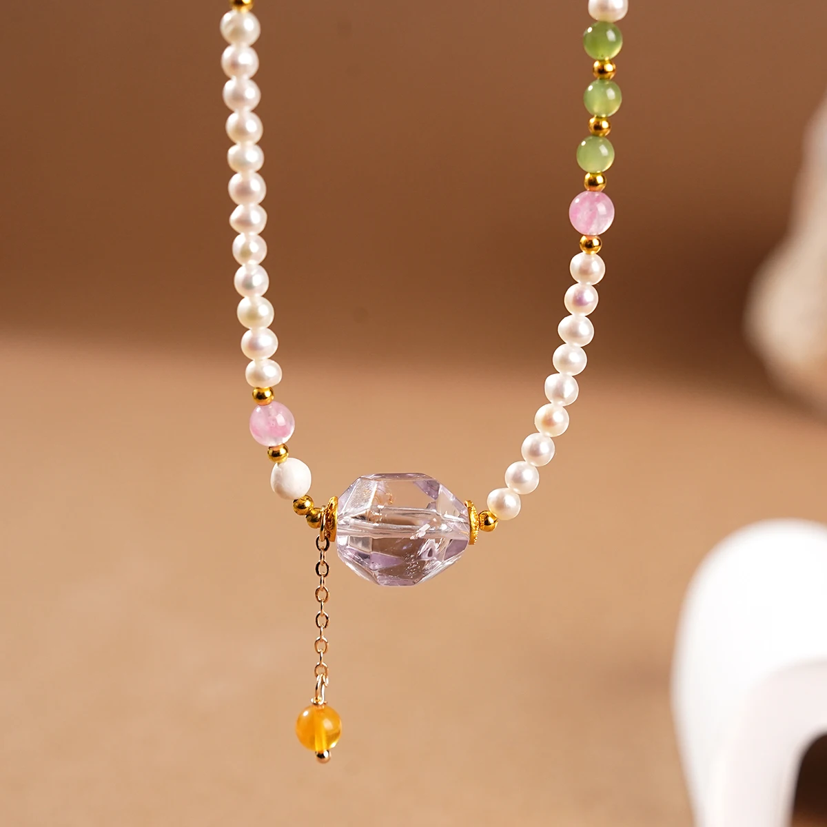 

JD Natural Stone White Pearl Necklace Unique Amethyst Irregular Beads Elegant Design Stylish Jewelry for Women Daily Wear Gift