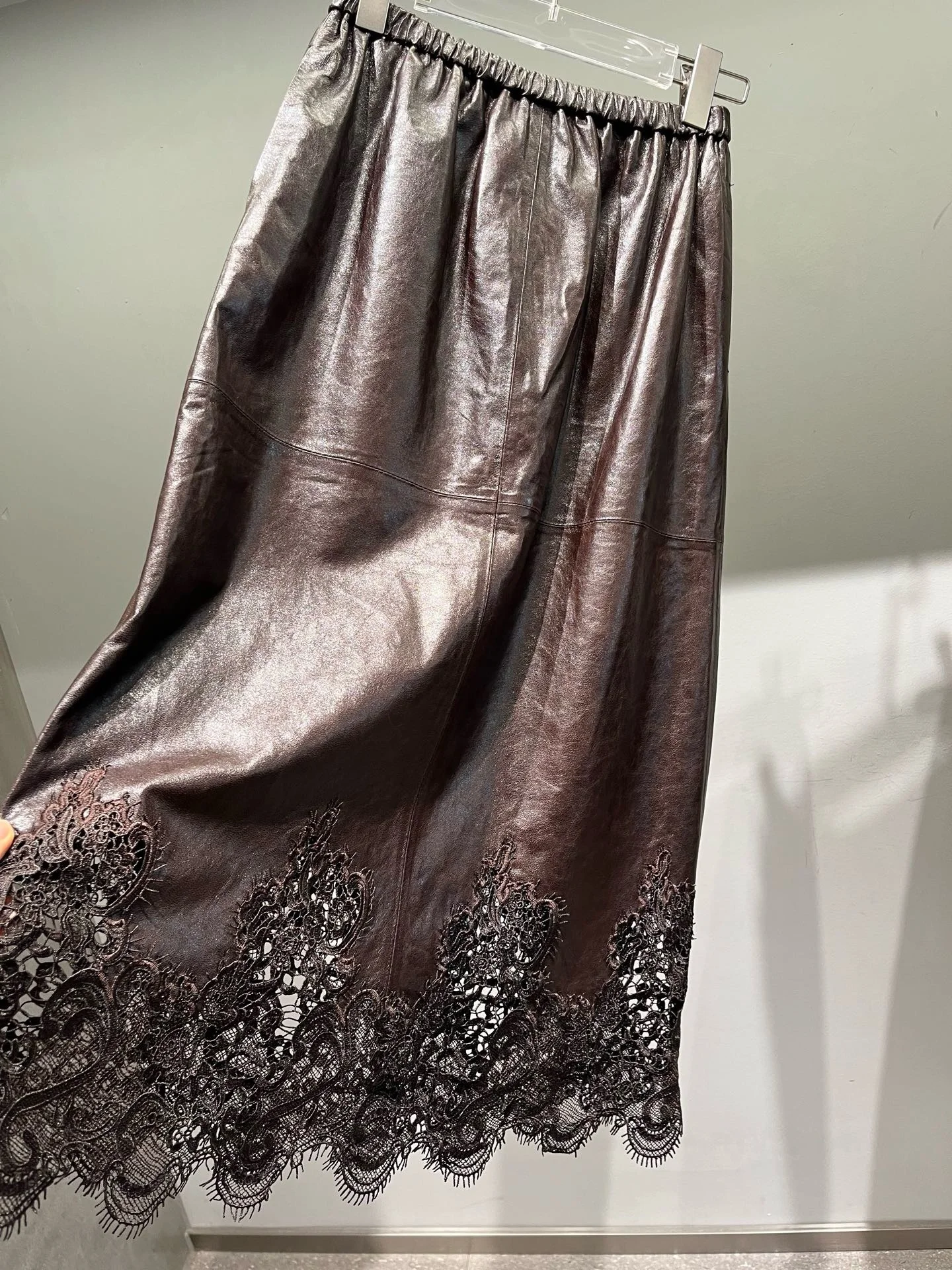 2026 Autumn New Women's Genuine Leather Half Skirt, Oil Wax Sheepskin Splicing Lace Embroidered Long Skirt, High Quality