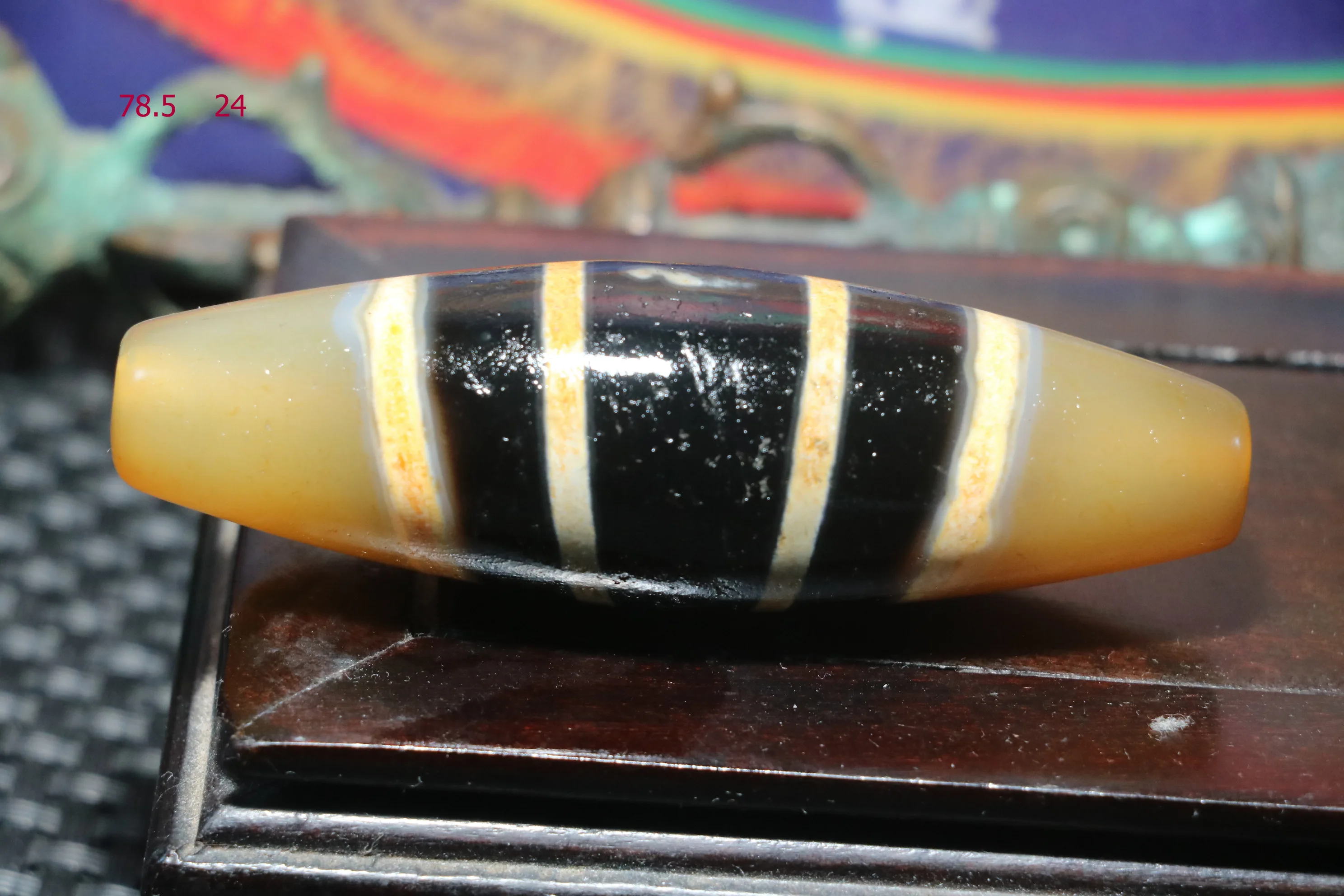 

WOJIACHANPINZUITEBIE Tibetan Old Agate Rare Pattern Line Type Healer Medicine Large Drum Shape dZi Bead Gem Amulet Jewelry