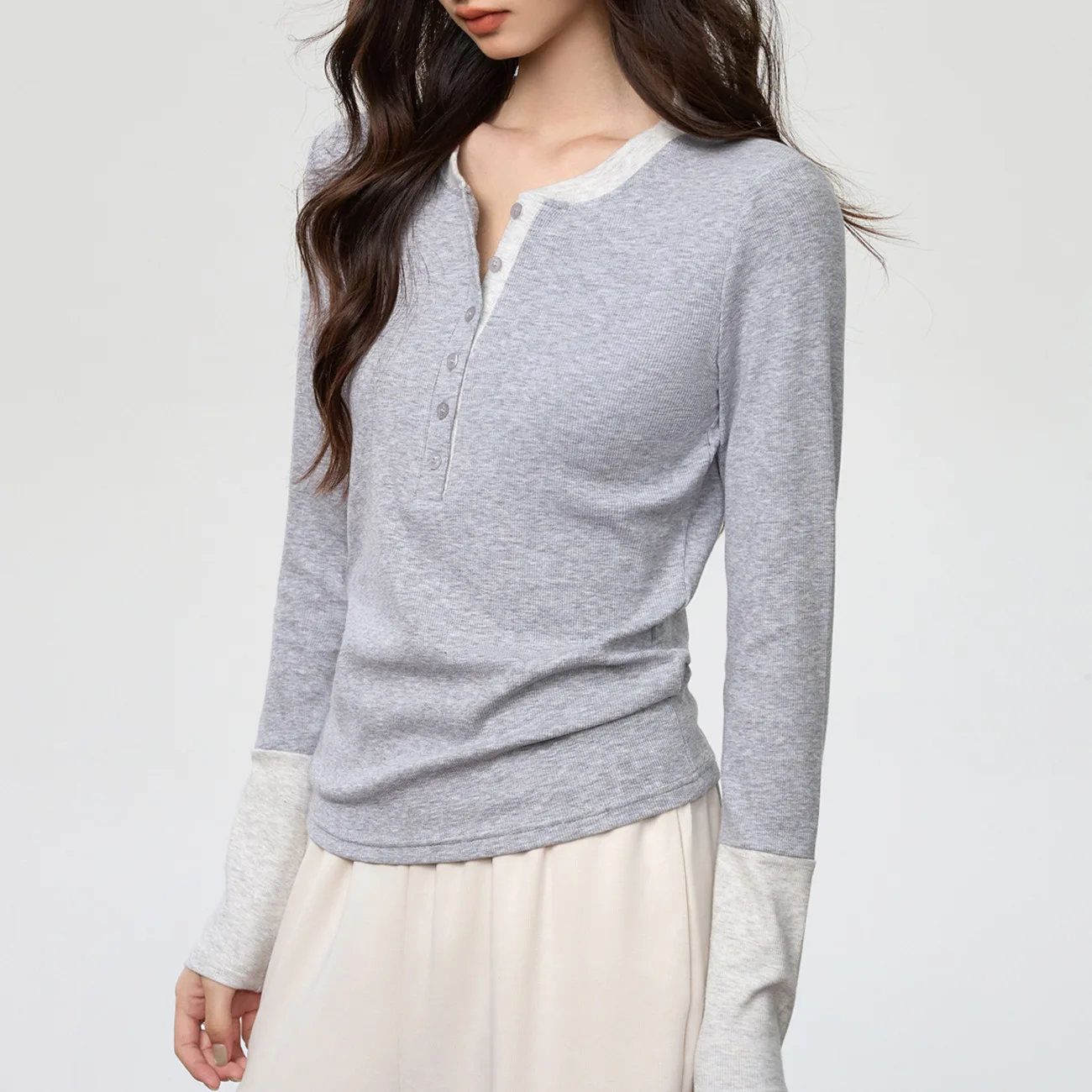 

Temperament New Contrasting Fake Two-piece Crew Neck Button Bottom Shirt Long Sleeve T-Shirt Women Clothing Autumn Casual Top