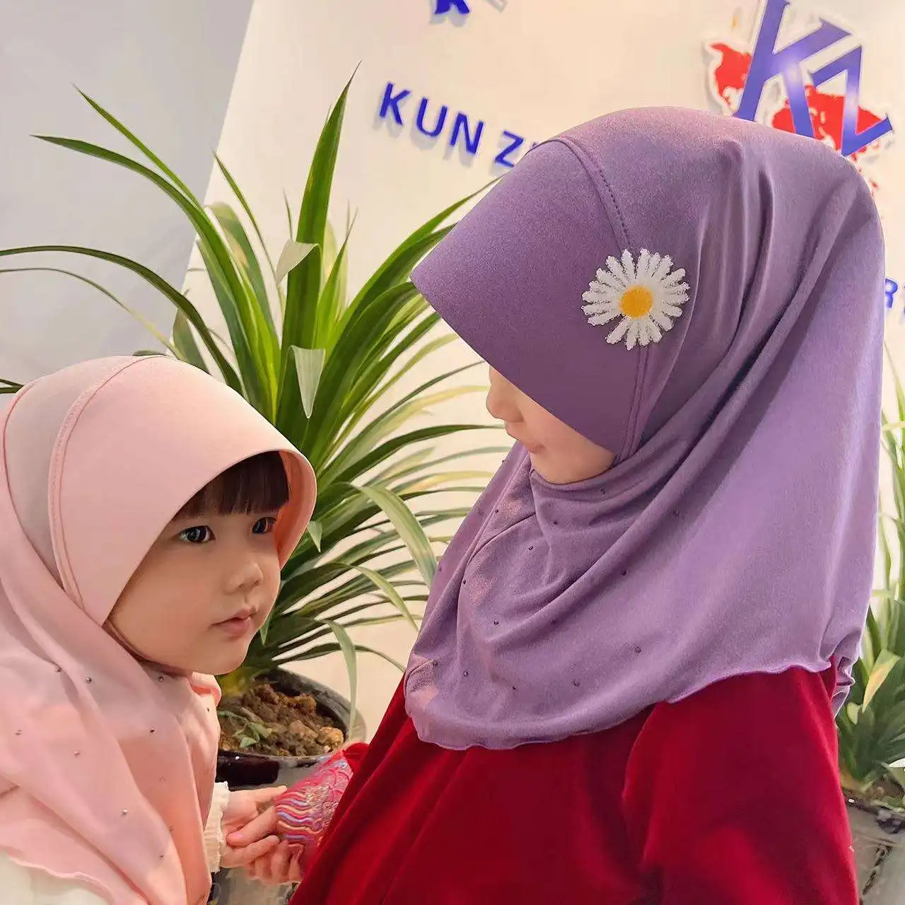 Muslim Girl Kid Hijab Instant Scarf High quality Islamic Daisy Pull Up Scarf Shawl Soft Stretch 2 to 7 years old Children Hijabs