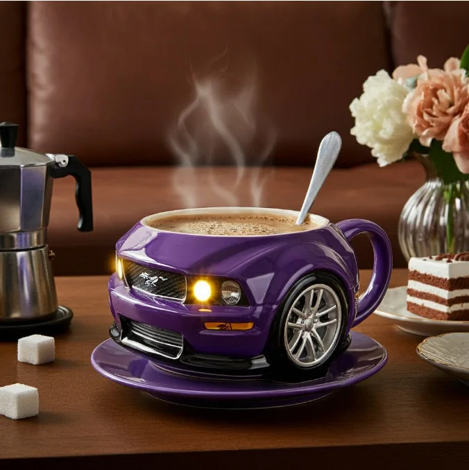 Nuova tazza da caffè creativa a forma di Mustang con una tazza da caffè a forma di Mustang