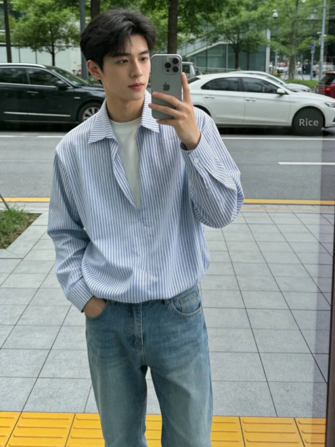 

Светло-голубая мужская рубашка в полоску с длинным рукавом, отложным воротником, имитацией двухслойности, свободного кроя, молодежная, весенняя верхняя одежда