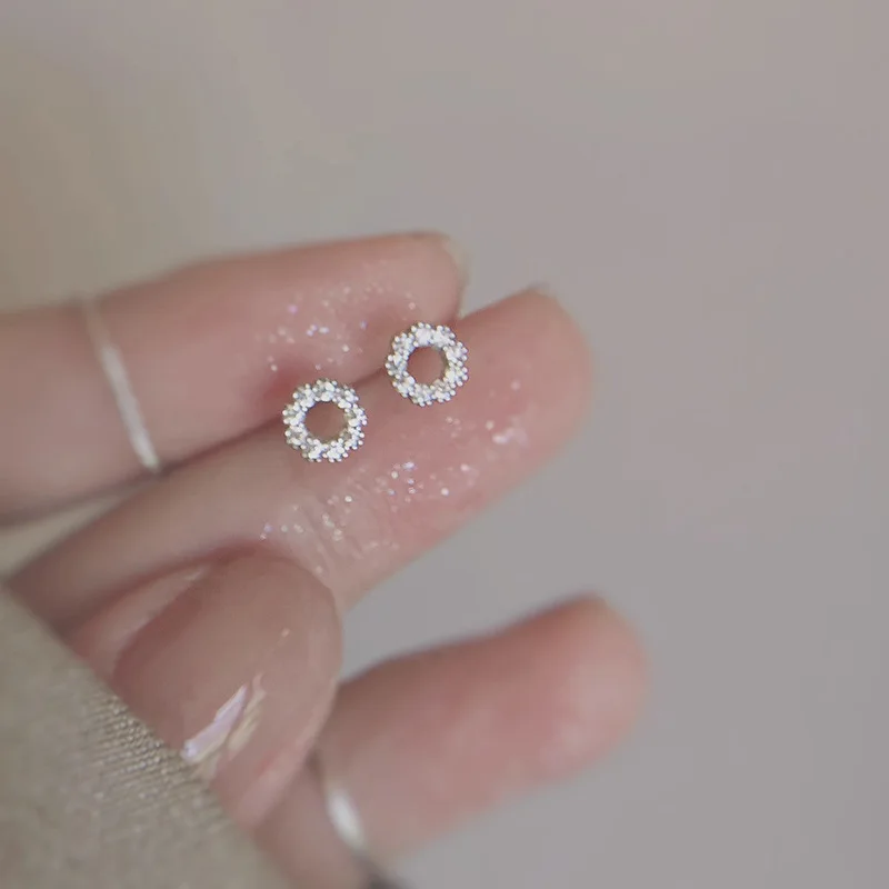 Bonito mini brilhante 925 prata esterlina pequeno círculo brincos para mulheres menina coreano requintado piercing jóias acessórios presente