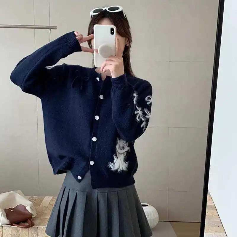 Odzież damska Koreański styl Casualowy haftowany kardigan z kotkiem Jesienno-zimowa moda Luźne swetry z dzianiny na wszystkie mecze Szykowne topy