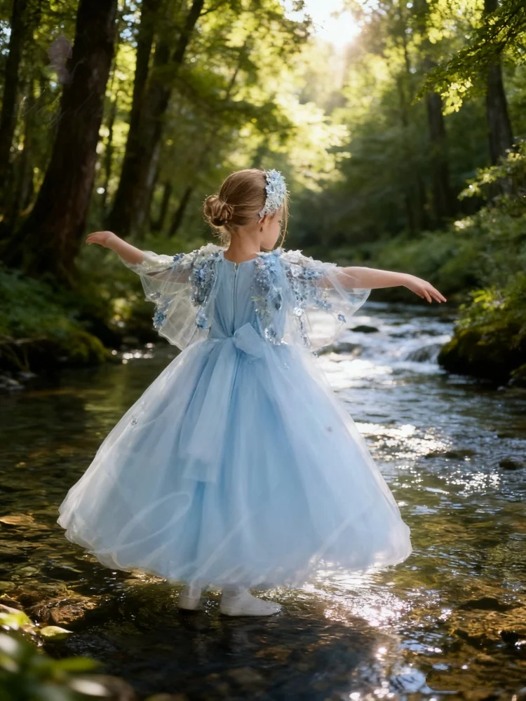 Light Blue Appliqué Flower Girl Dress with Puffy Tulle Skirt Luxurious Princess Style Children's Party and First Communion Ball