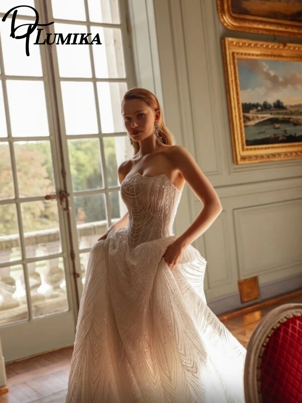 

Sexy Strapless Wedding Dress Elegant Sequined Bridal Gown Charming Lace Applique Floor-Length Customized