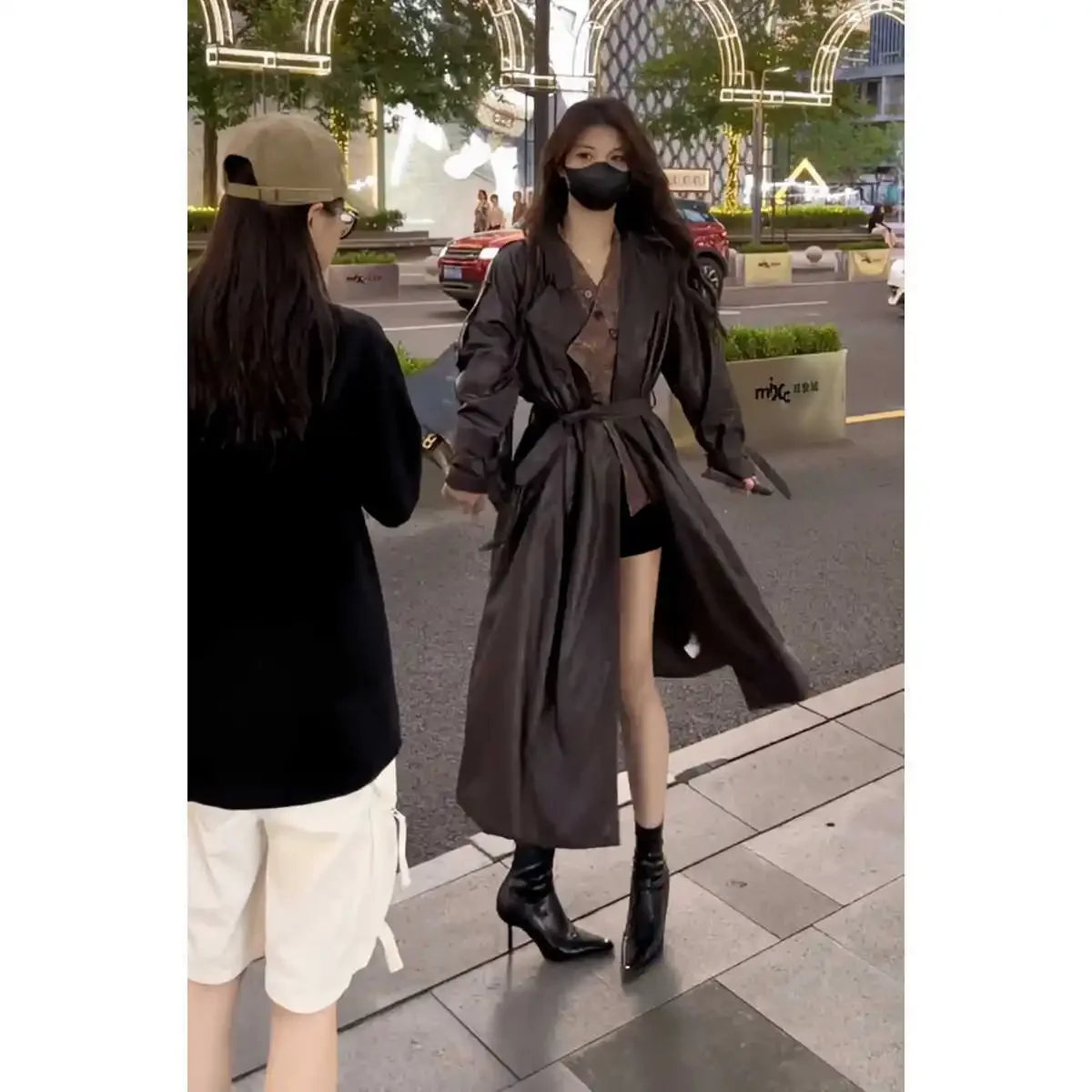 

Пальто, женская распродажа, белый плащ, отложное украшение, большой морщинистый градиент, раннее эластичное волокно, удобные завязанные сращивания