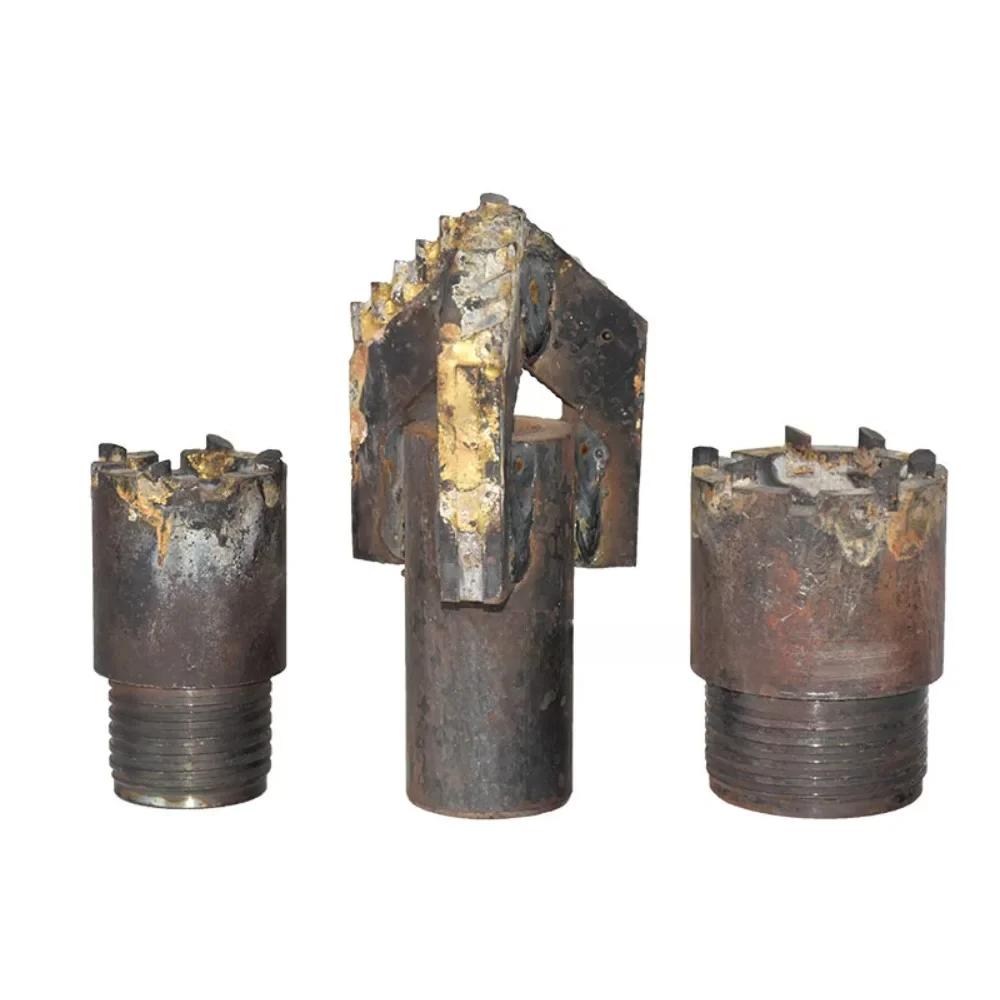 

Small-caliber portable diamond electroplating composite drill bit