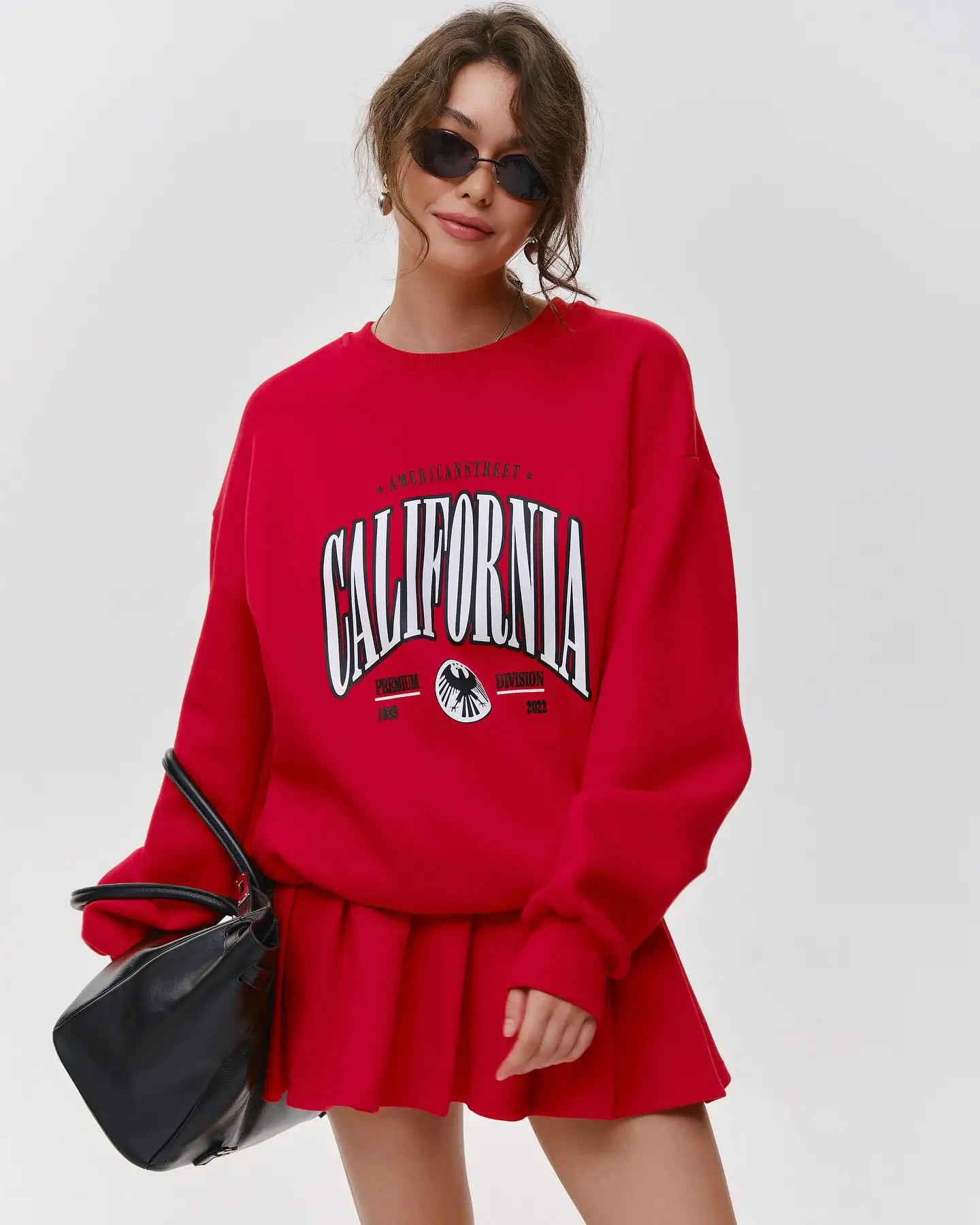 Basic Letter Printed Round Neck Hoodie For Women In Autumn 2024 New Fashionable Loose Red Pullover Top For Women