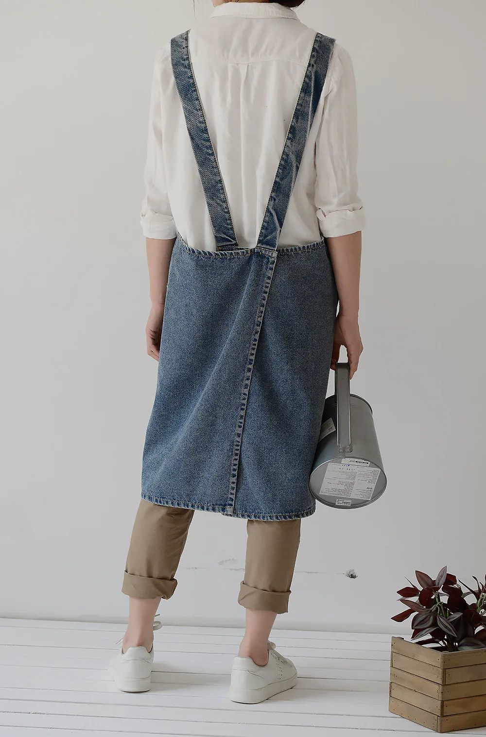 Fashionable Cotton Denim Apron Home Kitchen Cleaning Anti Fouling Apron Coffee Shop Barber Non Tie Work Clothes